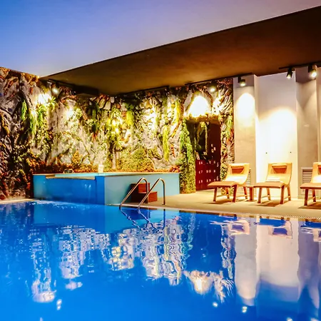 Kocibelli Pool & 4* Korce