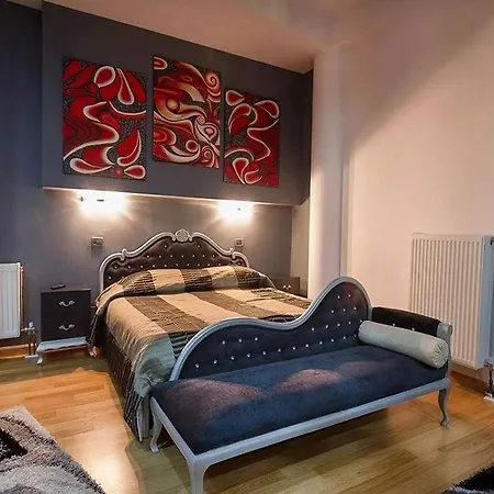 Kocibelli Pool & 4* Korça