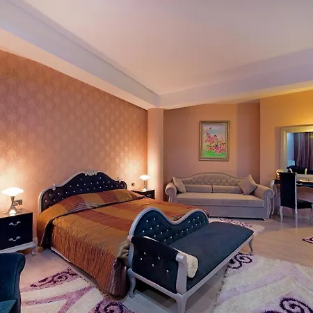 Kocibelli Pool & Korça