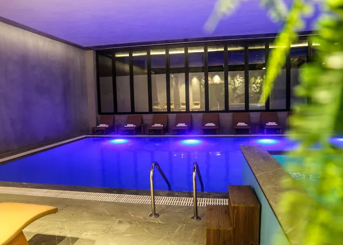 Kocibelli Pool & 4* Korce