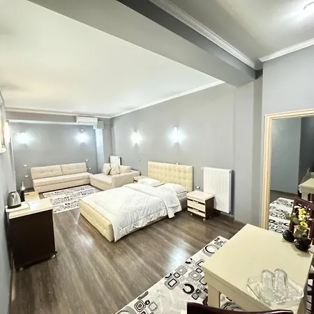 Kocibelli Pool & 4* Korce