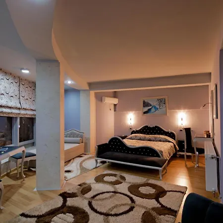 Kocibelli Pool & Hotel 4*