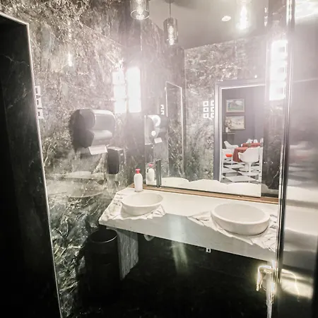 Kocibelli Pool & מלון 4*