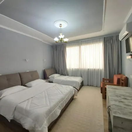 Kocibelli Pool & Otel 4*