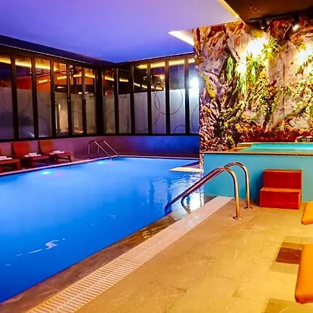 Kocibelli Pool & Hotel 4*