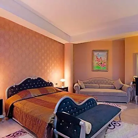 Kocibelli Pool & Hotel 4*