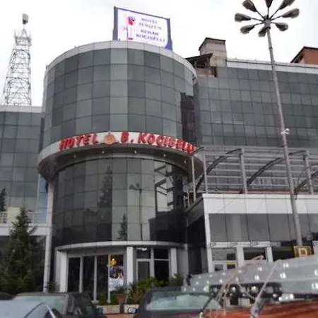 Kocibelli Pool & מלון