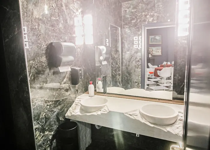 Kocibelli Pool & Hotel 4*